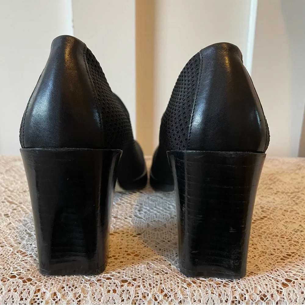 Donald Pliner Black Slip On Stacked Block Heels Shoes 9.5 NARROW